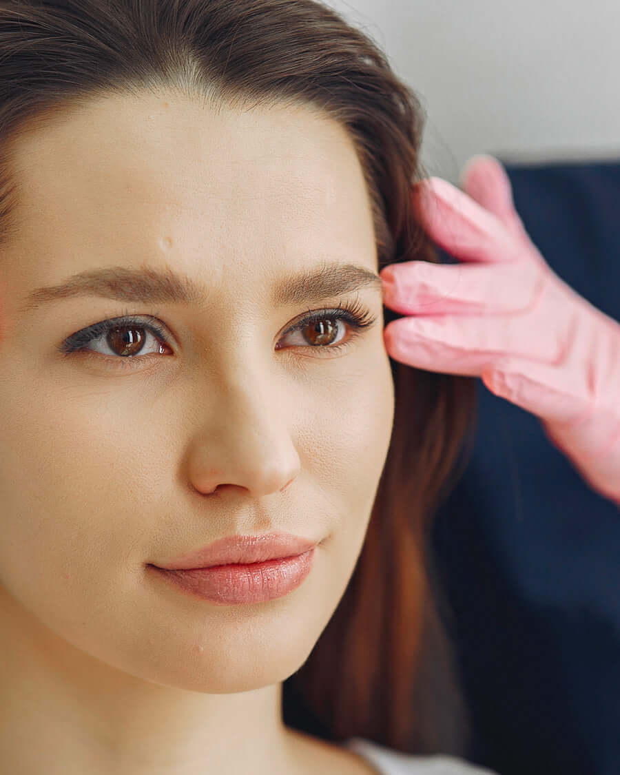 Eyebrow tattoo removal in Montreal at Clinic Unica MD